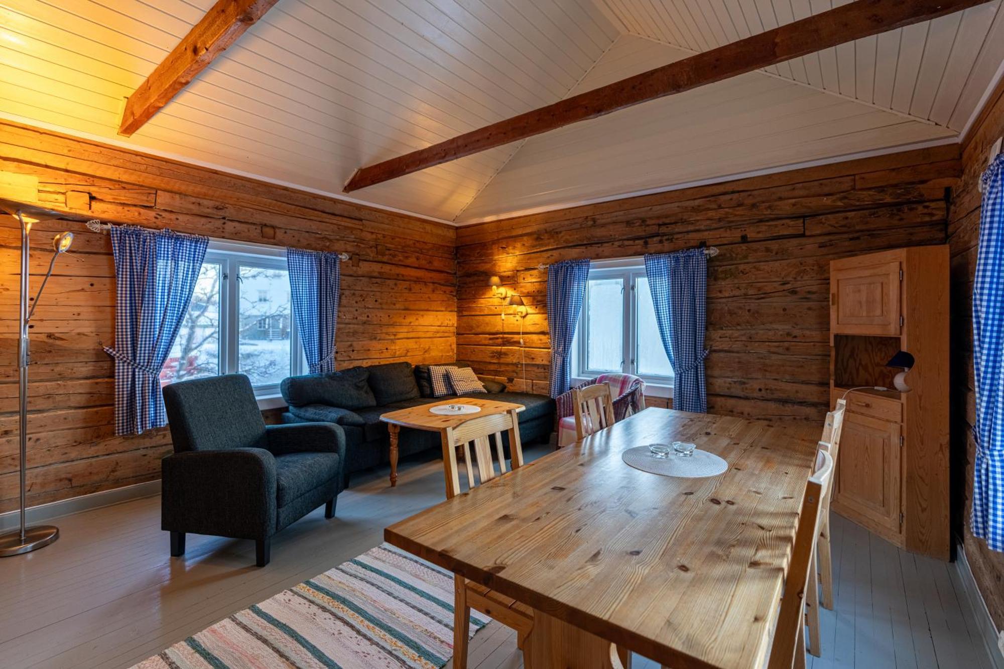 Rorbuer * Henningsvær
